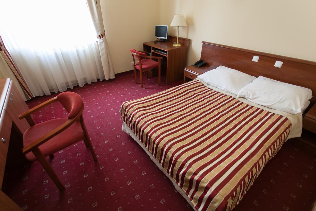 Hotel Twins II Varsovie Chambre photo