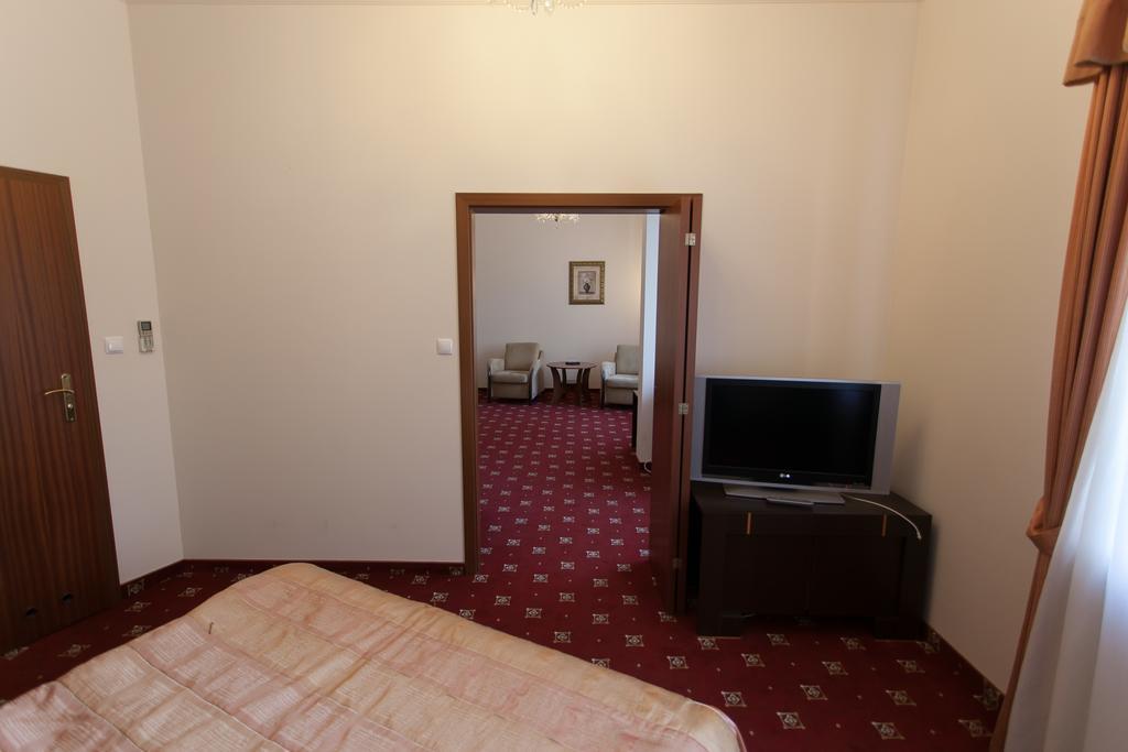 Hotel Twins II Varsovie Extérieur photo